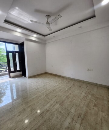 Room in 3 BHK Builder Floor at Saket – for Sale