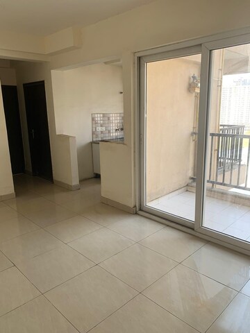 Room in 2 BHK Apartment at Amrapali Terrace Homes, Tech Zone 4 Greater Noida – for Rent