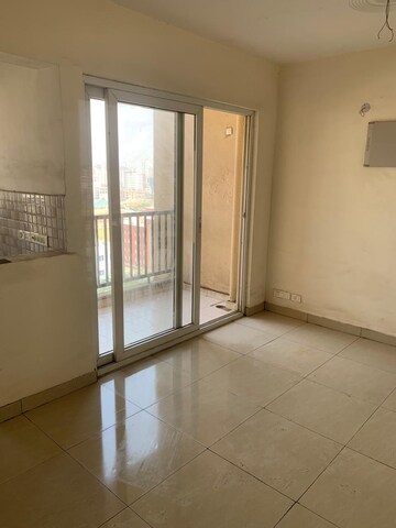 Room in 2 BHK Apartment at Amrapali Terrace Homes, Tech Zone 4 Greater Noida – for Rent