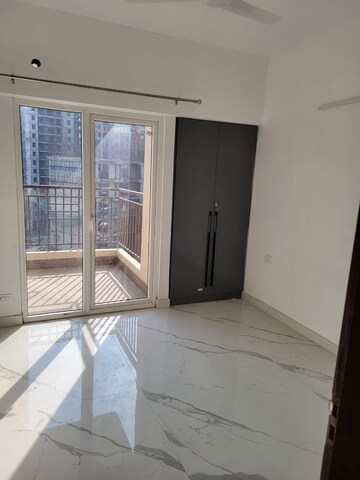 Room in 4 BHK Apartment at Ace Divino, Sector 1 Greater Noida – for Rent
