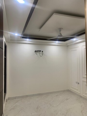 Room in 3 BHK Builder Floor at Saket – for Sale