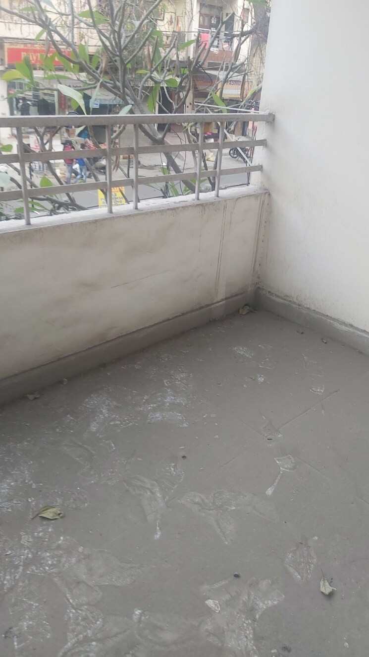 Balcony, mayur vihar 1 3.5 Bedroom 1100 Sq.Ft. Apartment In Mayur Vihar 1 Delhi 8295054