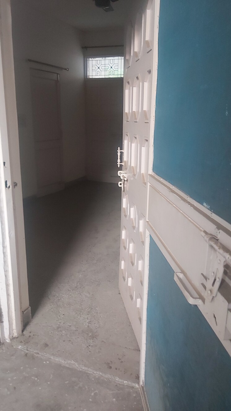 undefined, mayur vihar 1 3.5 Bedroom 1100 Sq.Ft. Apartment In Mayur Vihar 1 Delhi 8295054