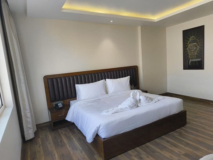 Bedroom, high ground 3 Bedroom 2000 Sq.Ft. Apartment In High Ground Zirakpur 8295090