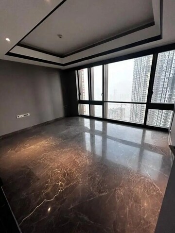 Room in 4 BHK Apartment at Lodha Trump Tower, Worli – for Rent