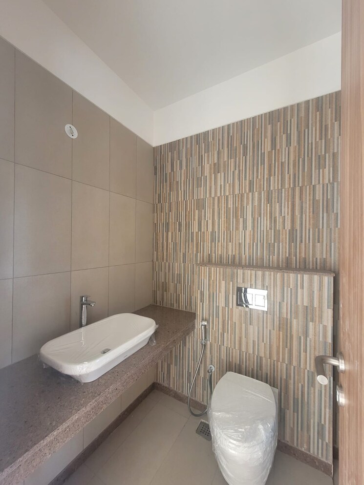 Bathroom, shapoorji-pallonji-vicinia 3 Bedroom 1620 Sq.Ft. Apartment In Powai Mumbai 8295224