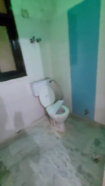Bathroom in 1.5 BHK Builder Floor at Mayur Vihar Phase 1 – for Rent
