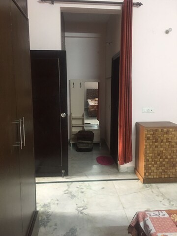 Building Lobby in 3 BHK Builder Floor at Unitech South City II, Sector 50 – for Rent