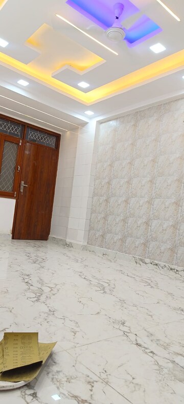 Room in 2 BHK Apartment at Shaheen Bagh – for Sale