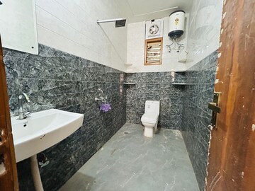 Bathroom in 3 BHK Builder Floor at Ansal Plaza Sector-23, Sector 23 – for Rent