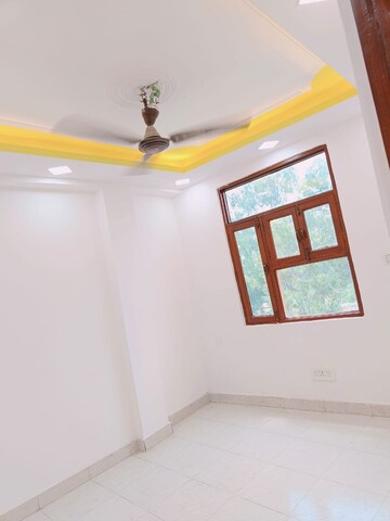 Room in 2 BHK Apartment at Shaheen Bagh – for Sale