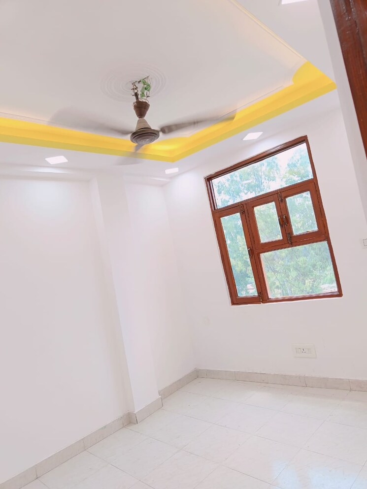 Room, shaheen bagh 2 Bedroom 75 Sq.Yd. Apartment In Shaheen Bagh Delhi 8295366