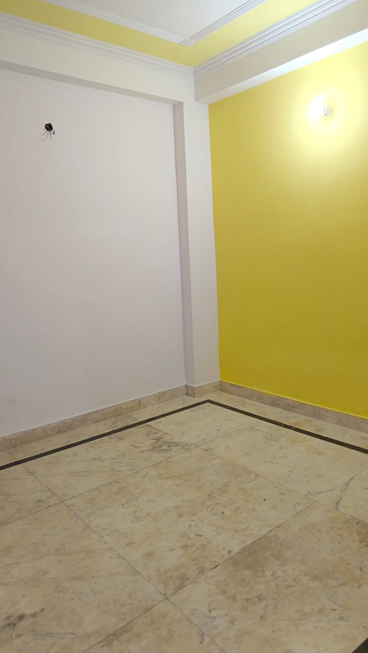 Room, shaheen bagh 2 Bedroom 75 Sq.Yd. Apartment In Shaheen Bagh Delhi 8295366