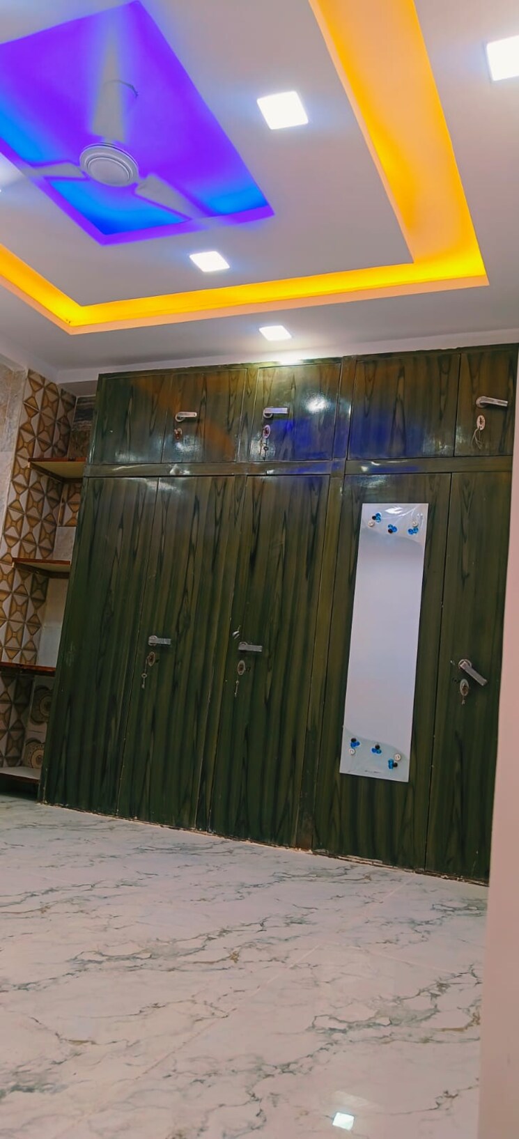 Room, shaheen bagh 2 Bedroom 75 Sq.Yd. Apartment In Shaheen Bagh Delhi 8295366