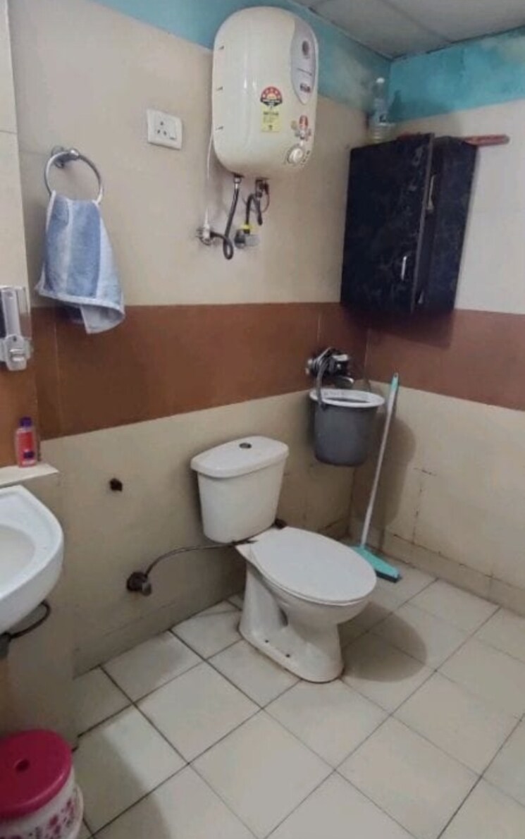Bathroom, himalaya-tanishq 2.5 Bedroom 1220 Sq.Ft. Apartment In Raj Nagar Extension Ghaziabad 8295430