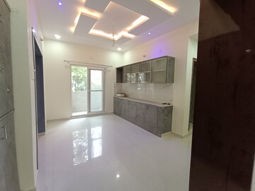 Room in 3 BHK Apartment at Kondapur – for Rent