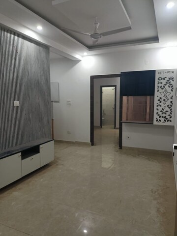 Room in 2 BHK Apartment at Gaur City 2 - 14th Avenue, Sector 16c Greater Noida – for Sale