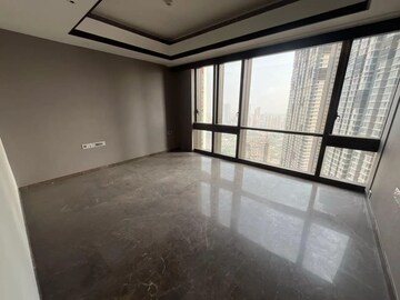 Room in 4 BHK Apartment at Lodha Trump Tower, Worli – for Rent
