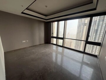 Room in 4 BHK Apartment at Lodha Trump Tower, Worli – for Rent