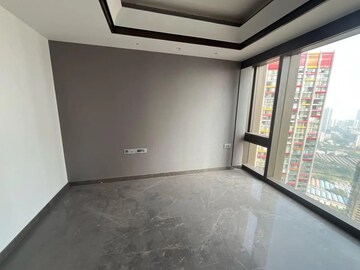 Room in 4 BHK Apartment at Lodha Trump Tower, Worli – for Rent