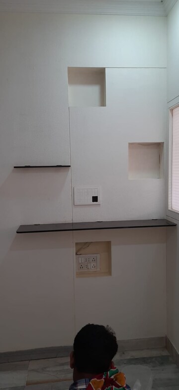 Furnished Amenities in 2 BHK Apartment at Pradeep Apartment Worli, Worli – for Rent