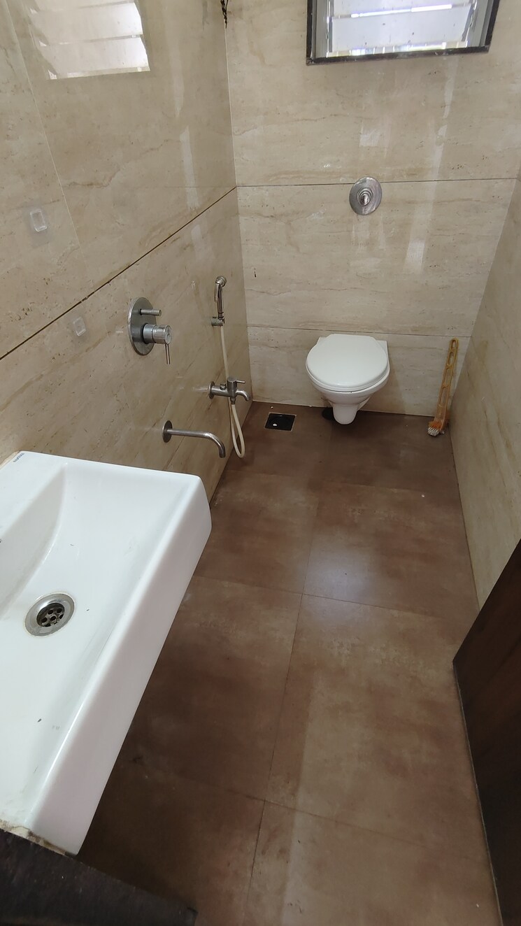 Attached Bathroom, prime-chs 1 Bedroom 420 Sq.Ft. Apartment In Mulund East Mumbai 8295500