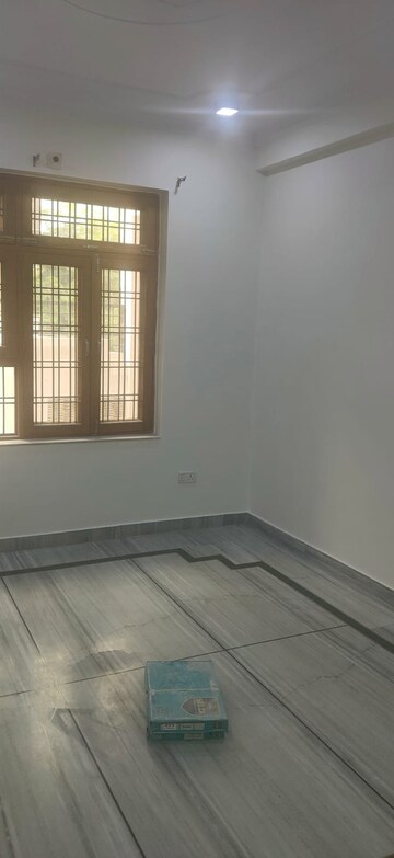 Room in 2 BHK Villa at Gomti Nagar – for Rent