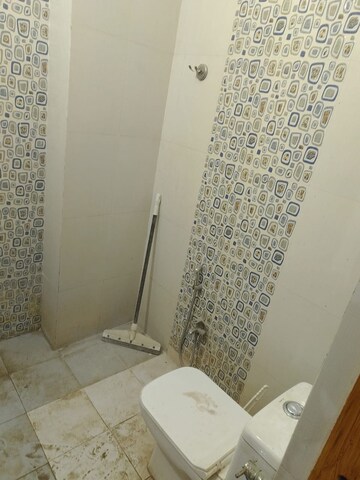 Bathroom in 3 BHK Villa at Gomti Nagar – for Rent