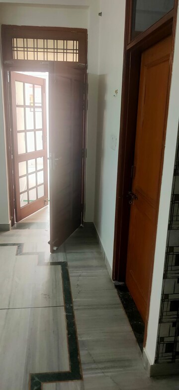 Building Lobby in 3 BHK Villa at Gomti Nagar – for Rent