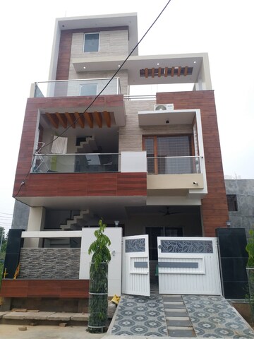 3 BHK Villa – Exterior View View at Gomti Nagar - for Rent