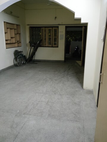 Room in 2 BHK Independent House at Nishat Ganj – for Rent