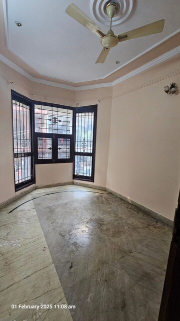 Room in 3 BHK Builder Floor at Vikas Puri – for Rent