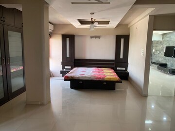 Bedroom in 4 BHK Apartment at Goyal Intercity, Memnagar – for Rent