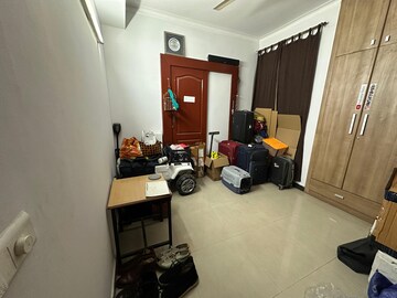 Living Room in 3.5 BHK Apartment at Ansal Valley View Estate, Gwal Pahari – for Rent