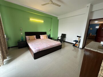Bedroom in 3.5 BHK Apartment at Ansal Valley View Estate, Gwal Pahari – for Rent