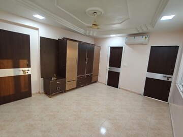 Room in 3 BHK Apartment at Ambawadi – for Rent