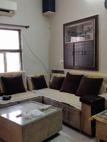 Team Area in 2 BHK Villa at Vejalpur – for Rent