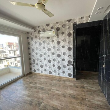 Room in 4 BHK Apartment at Aradhya Homes, Sector 67a – for Rent