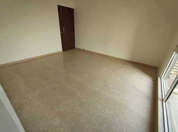 Room in 2 BHK Apartment at Omkar Signet, Malad East – for Rent