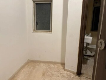 Room in 3 BHK Apartment at Lodha Kiara, Worli – for Rent