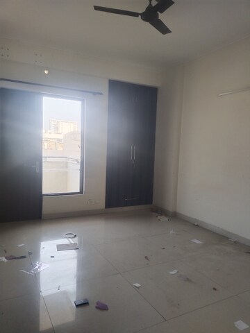 Kitchen in 4 BHK Apartment at Lord Krishna Apartment, Sector 43 – for Rent