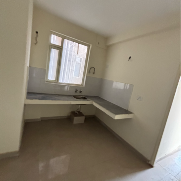 Room in 2 BHK Apartment at Pyramid Fusion Homes, Sector 70a – for Rent