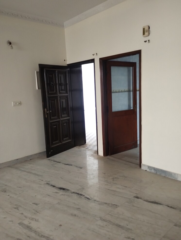 undefined, gokul-apartments-faridabad 4 Bedroom 2200 Sq.Ft. Apartment In Sector 45 Faridabad 8295751