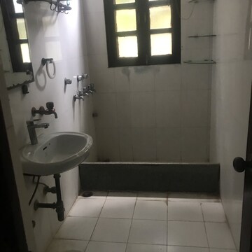 Bathroom in 1 BHK Builder Floor at Lajpat Nagar I – for Rent