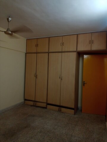 Bedroom in 2 BHK Apartment at Andheri West – for Rent