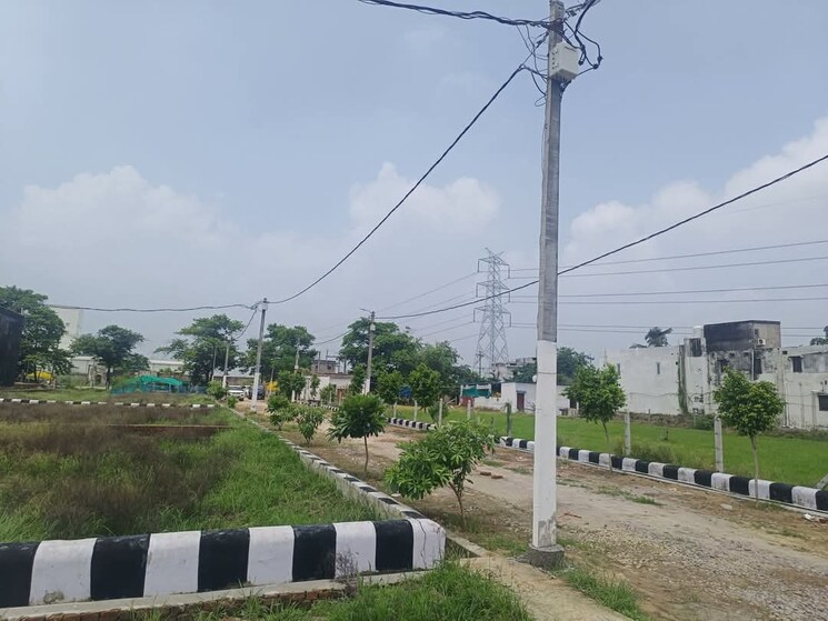 Garden, select-city-residency  100 Sq.Yd. Plot In Tilapta Greater Noida 8295768