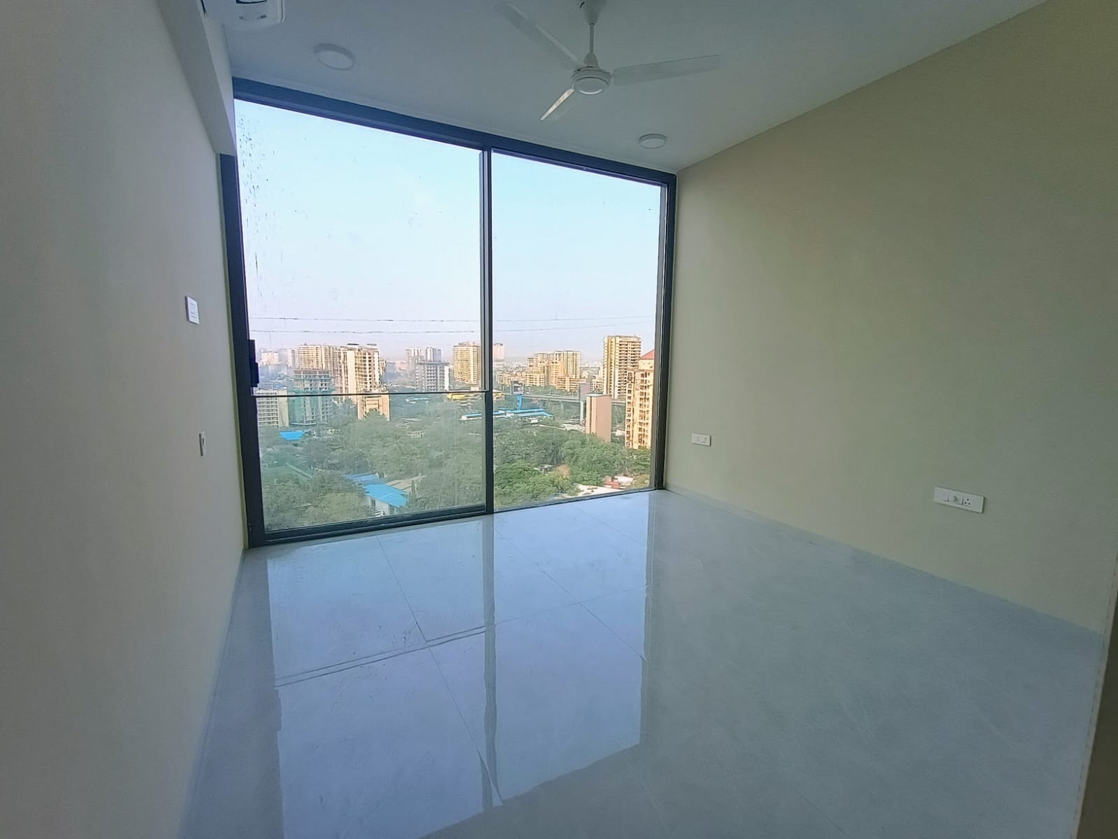 1 BHK + Servant Room 500 Sq.Ft. Apartment in Crystal Armus
