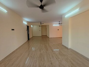 Room in 2 BHK Apartment at Sima Building, Chembur – for Rent