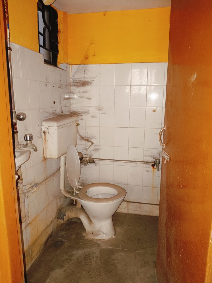 Bathroom, mayur-apartment 2 Bedroom 734 Sq.Ft. Apartment In Baguiati Kolkata 8295798