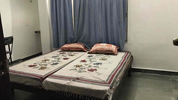 Bedroom in 2 BHK Builder Floor at DLF Vibhuti Khand, Gomti Nagar – for Rent